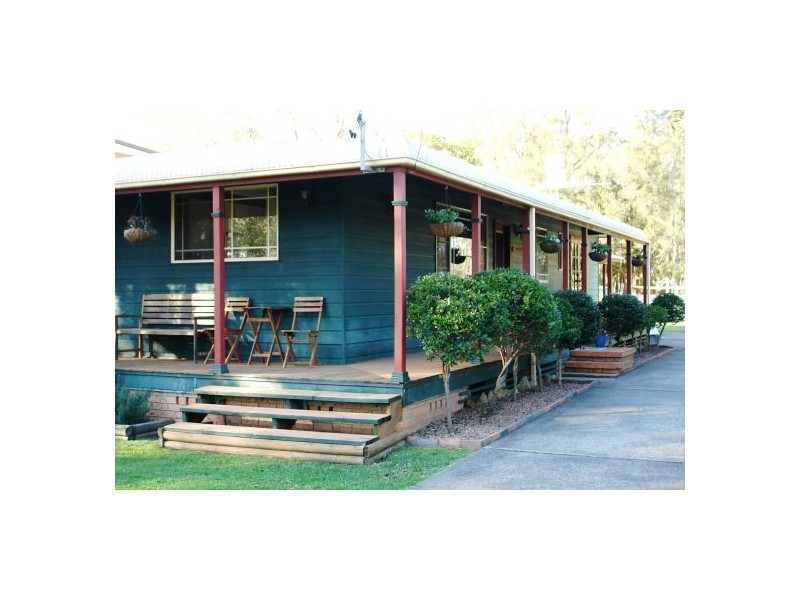 67 Warner Ave, Tuggerawong NSW 2259