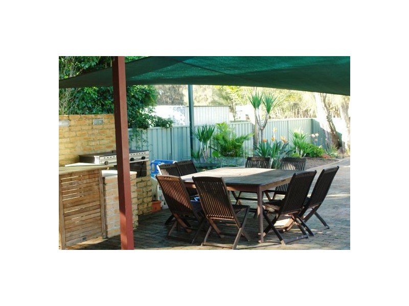 67 Warner Ave, Tuggerawong NSW 2259