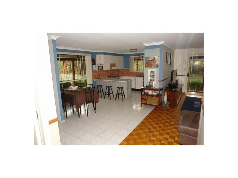 67 Warner Ave, Tuggerawong NSW 2259
