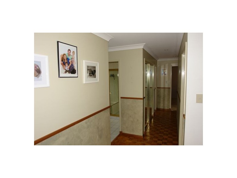 67 Warner Ave, Tuggerawong NSW 2259