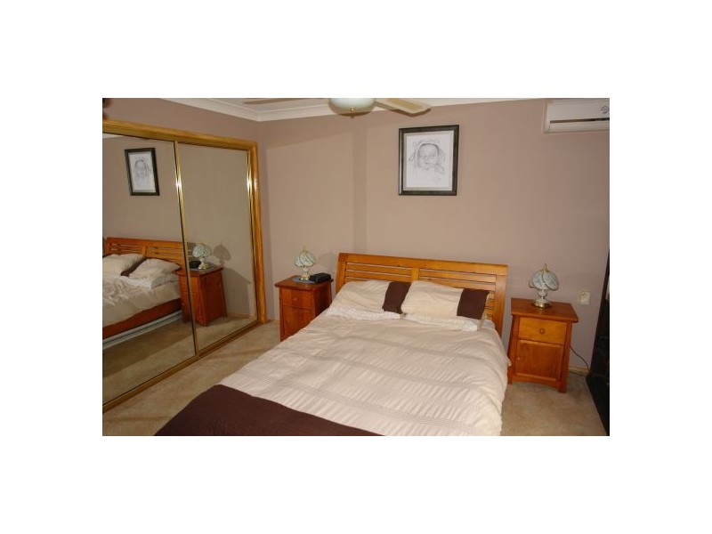 67 Warner Ave, Tuggerawong NSW 2259