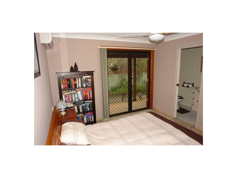 67 Warner Ave, Tuggerawong NSW 2259