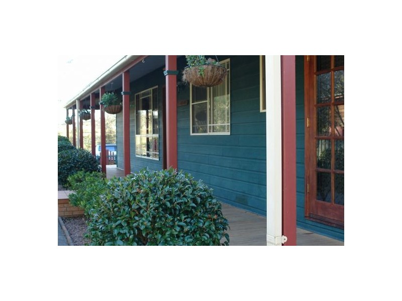 67 Warner Ave, Tuggerawong NSW 2259