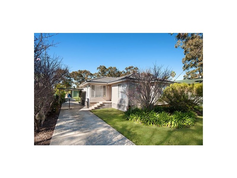 17 Hughes Avenue, Kanwal NSW 2259