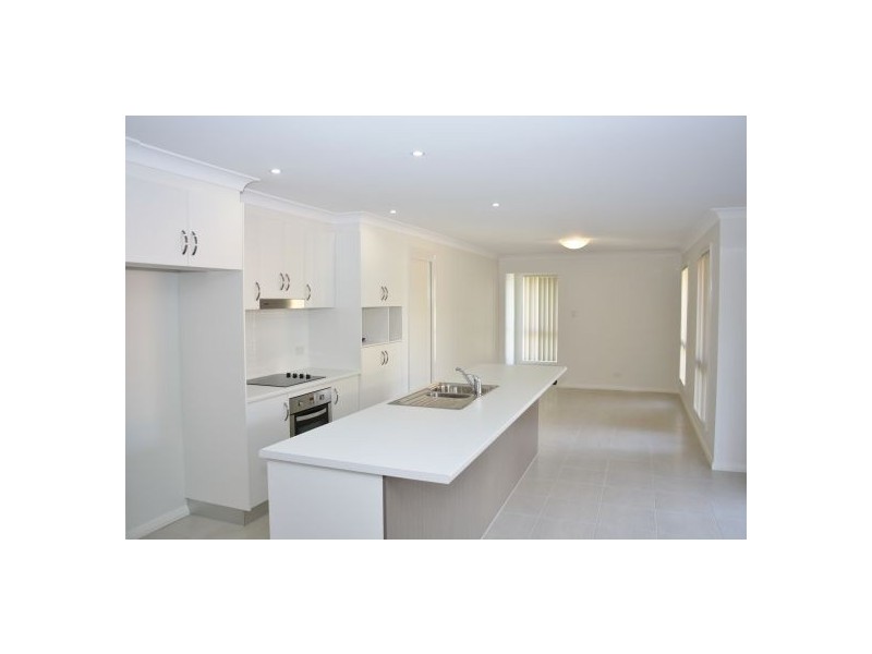 1/76 Ocean View Rd, Gorokan NSW 2263