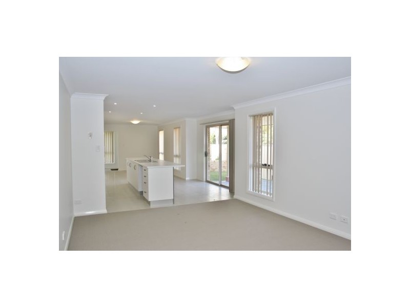 1/76 Ocean View Rd, Gorokan NSW 2263