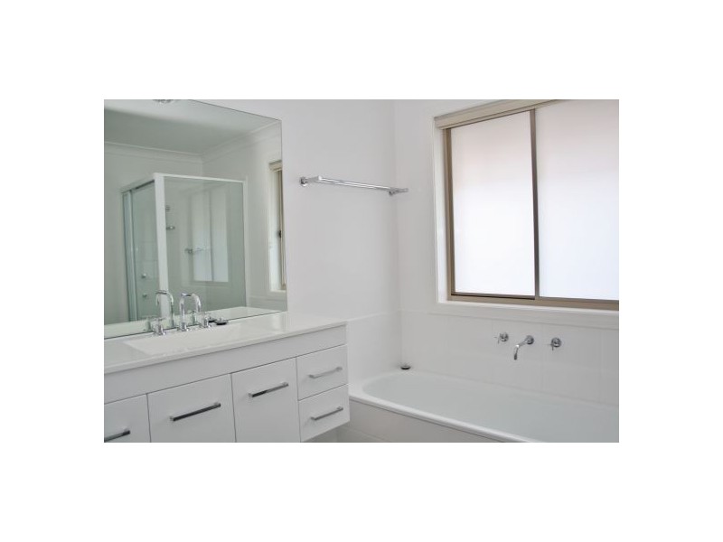 1/76 Ocean View Rd, Gorokan NSW 2263