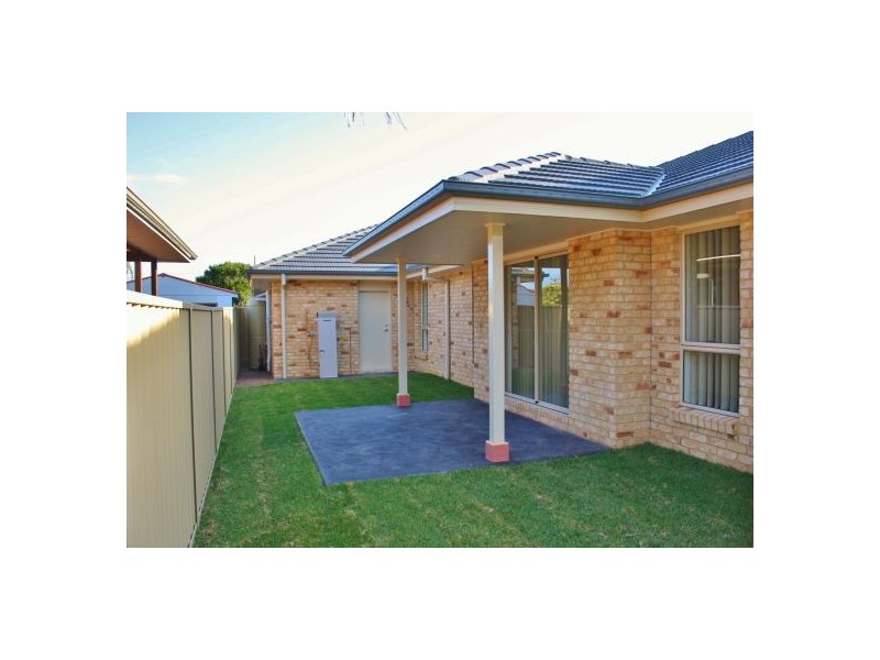 1/76 Ocean View Rd, Gorokan NSW 2263