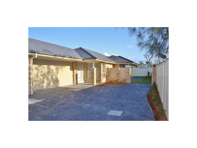 2/76 Ocean View Rd, Gorokan NSW 2263