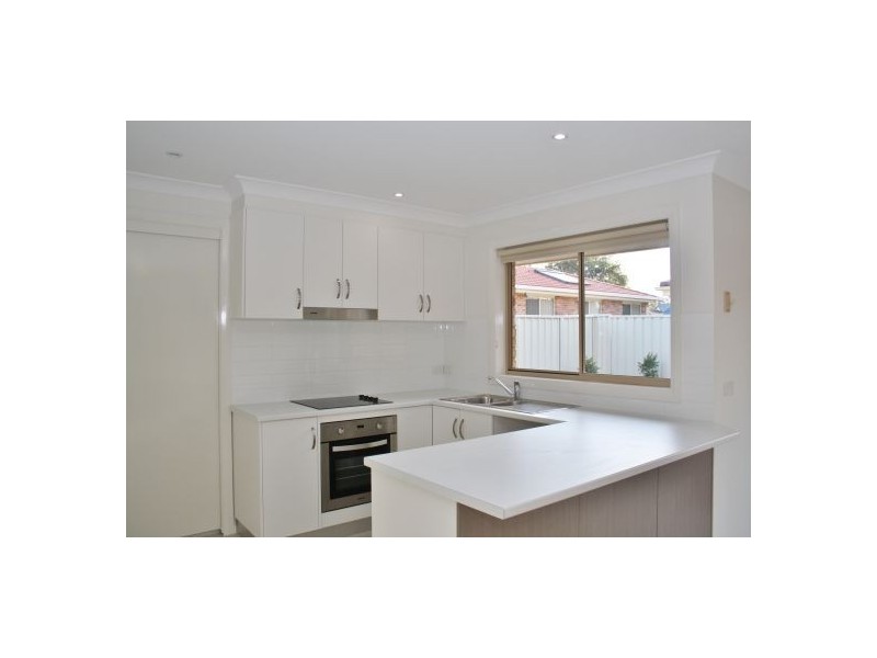 2/76 Ocean View Rd, Gorokan NSW 2263