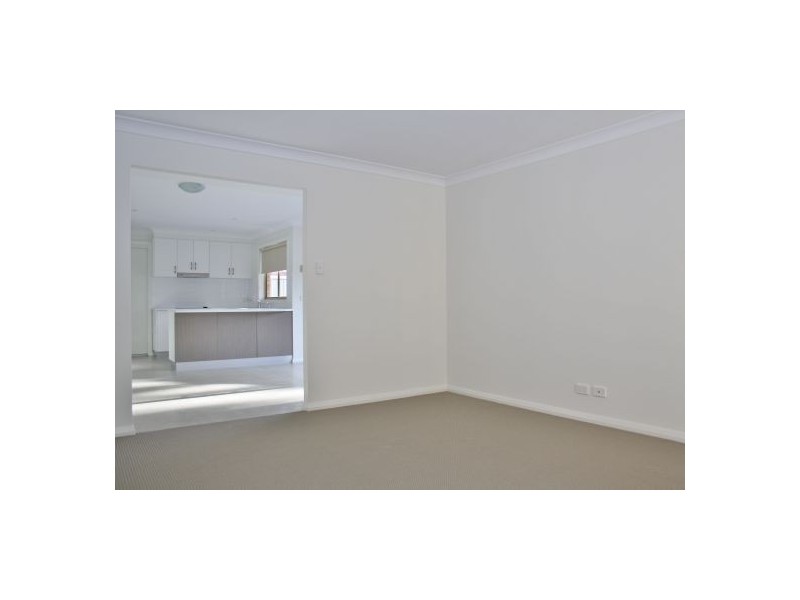 2/76 Ocean View Rd, Gorokan NSW 2263