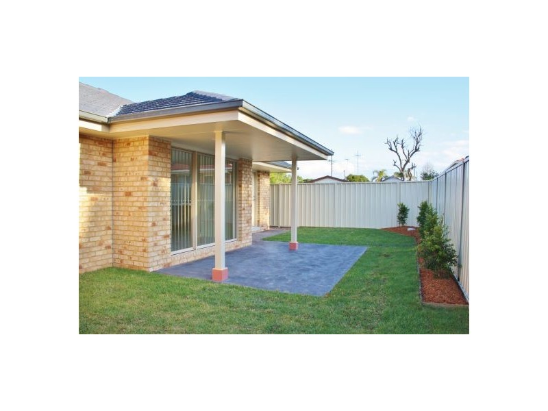 2/76 Ocean View Rd, Gorokan NSW 2263