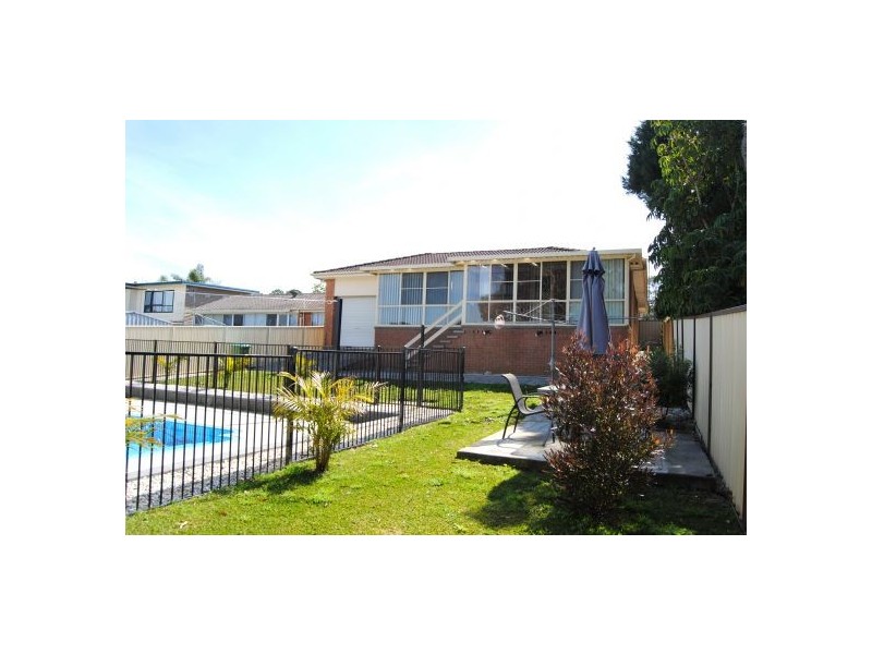 4 Cambridge Avenue, Kanwal NSW 2259