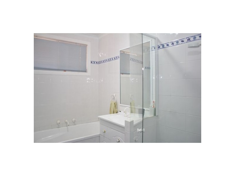 4 Cambridge Avenue, Kanwal NSW 2259