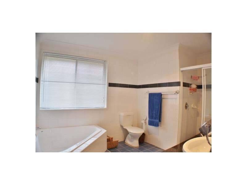 18 Minnamurra Road, Gorokan NSW 2263