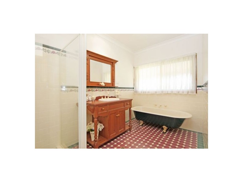 16 Palm Springs Avenue, Glenning Valley NSW 2261