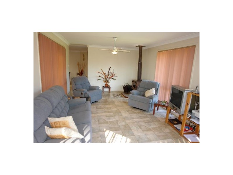 20 Burlington Avenue, Jilliby NSW 2259