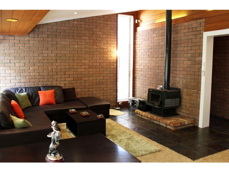 134 Marks Road, Gorokan NSW 2263