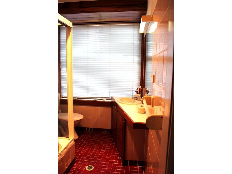 134 Marks Road, Gorokan NSW 2263