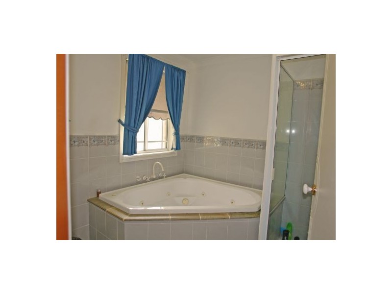 34 Woodbury Park Drive, Mardi NSW 2259