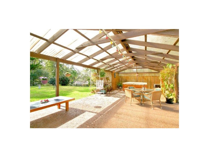 11 Treelands Drive, Jilliby NSW 2259