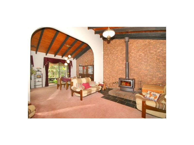 11 Treelands Drive, Jilliby NSW 2259