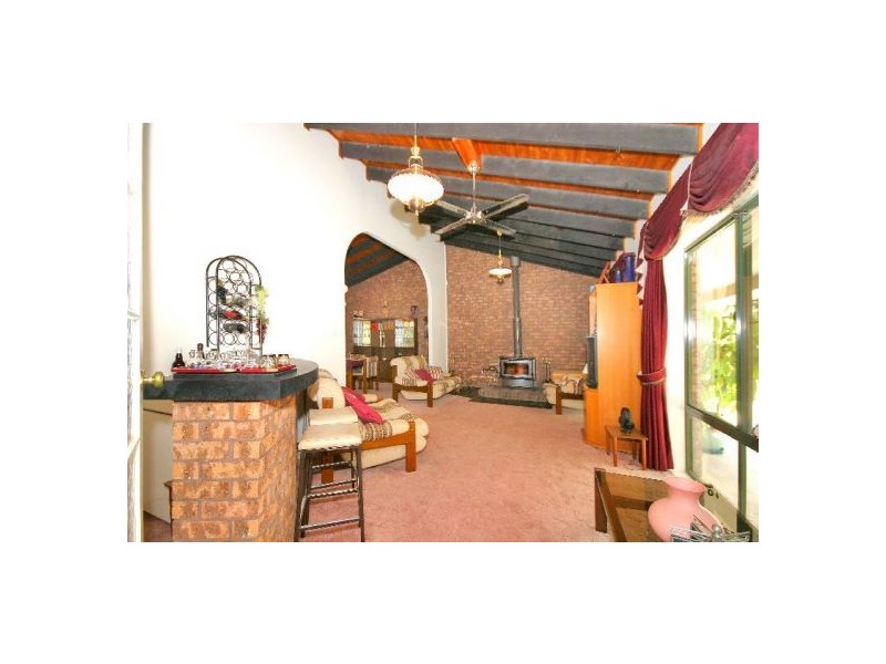 11 Treelands Drive, Jilliby NSW 2259