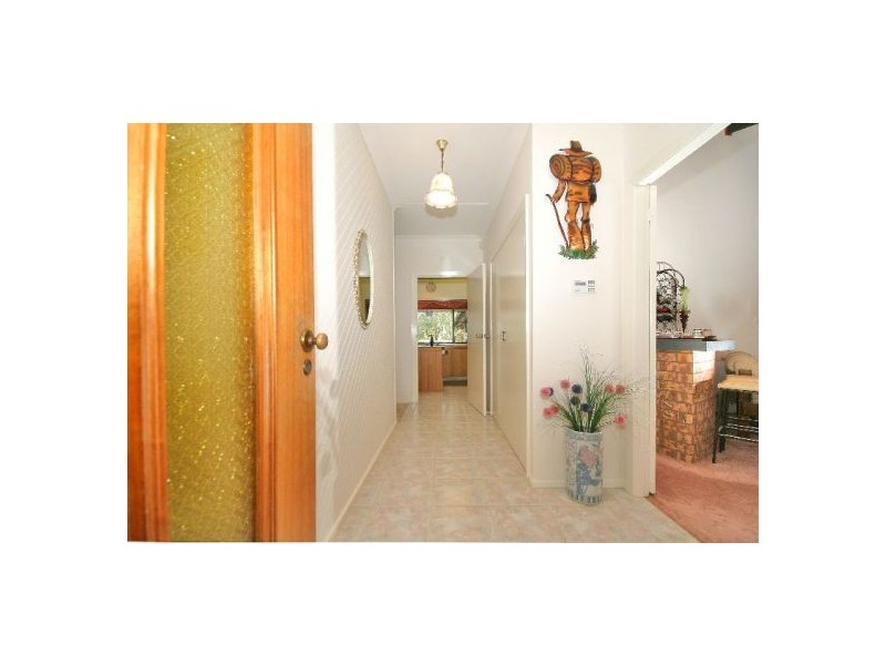 11 Treelands Drive, Jilliby NSW 2259