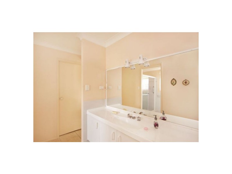 31 Twin Lakes Drive, Lake Haven NSW 2263