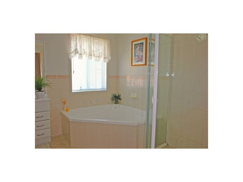 26 Clydesdale Street, Wadalba NSW 2259