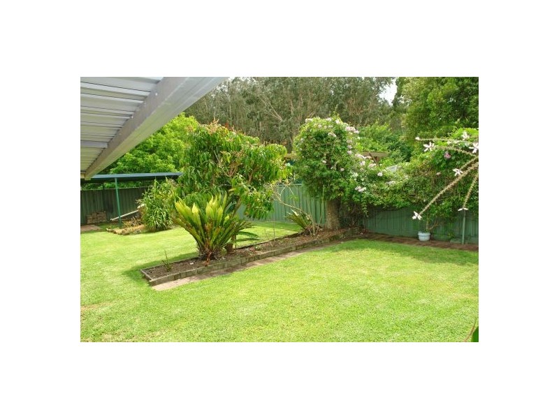 28 Cadonia Road, Tuggerawong NSW 2259