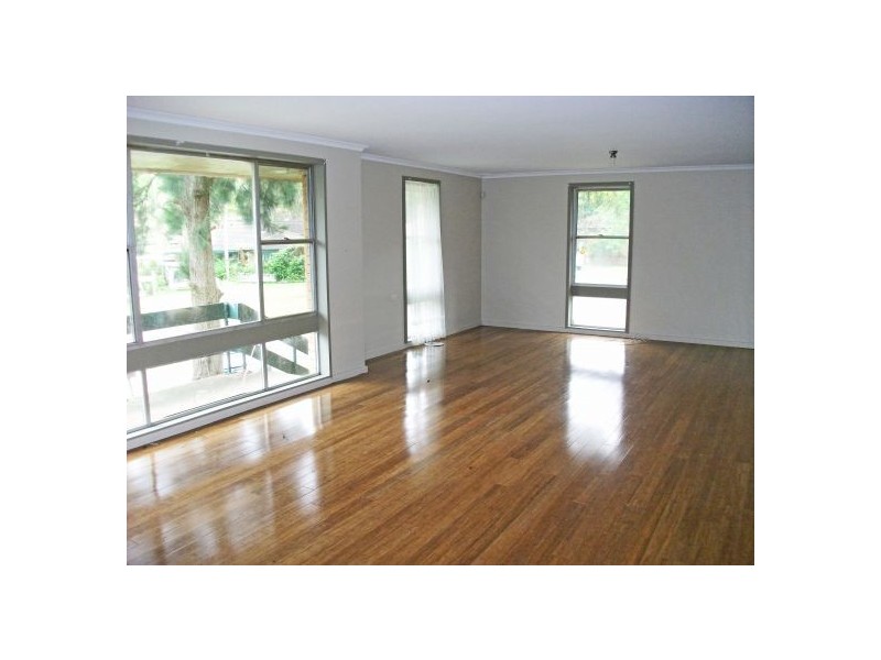 8 Somers Drive, Watanobbi NSW 2259