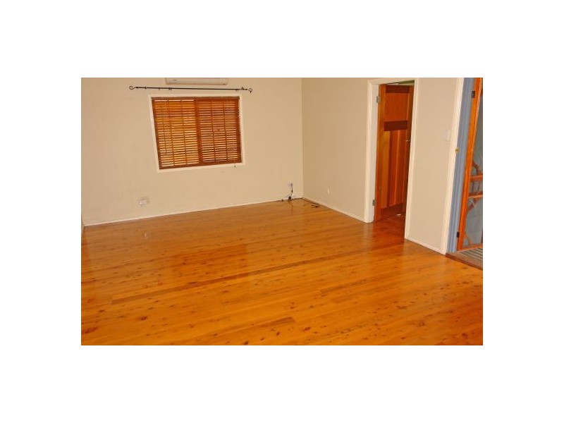 3 Warner Avenue, Tuggerawong NSW 2259