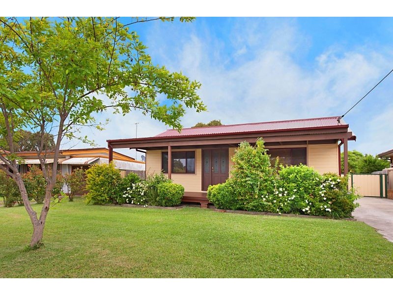 8 Anchor Avenue, Toukley NSW 2263