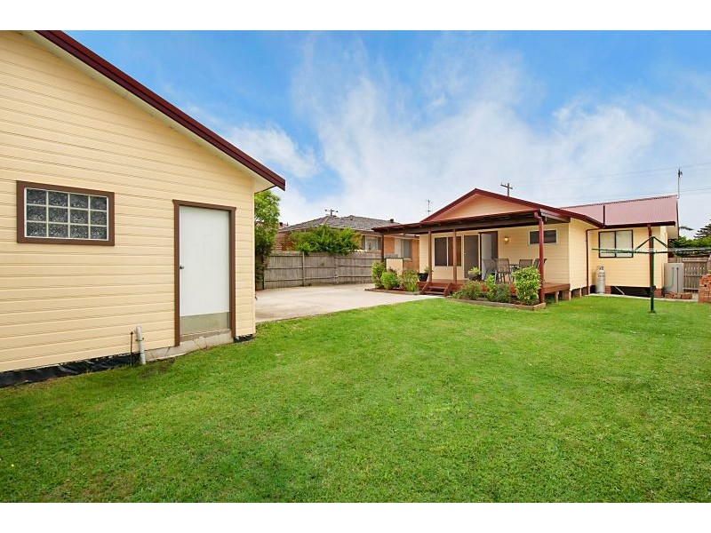 8 Anchor Avenue, Toukley NSW 2263