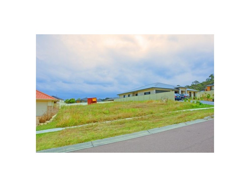 27 Wallum Crescent, Woongarrah NSW 2259