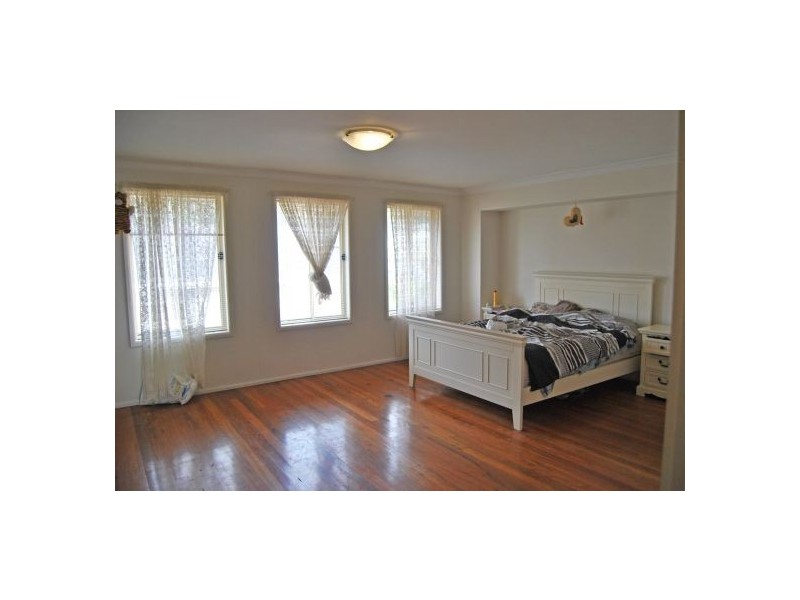 8 Mascord Avenue, Wadalba NSW 2259