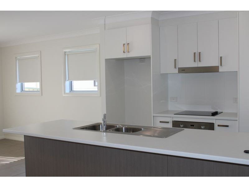 81 Moala Parade, Charmhaven NSW 2263