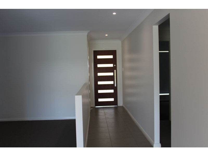 81 Moala Parade, Charmhaven NSW 2263