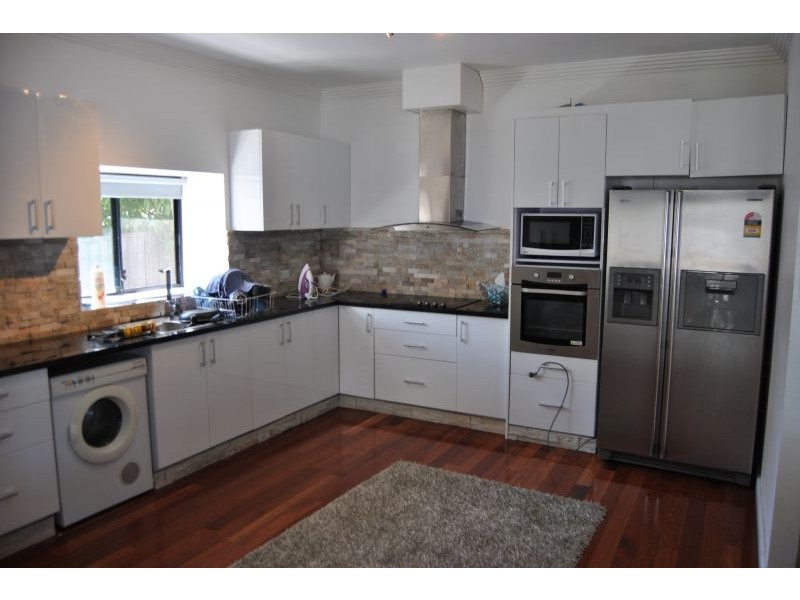 11 Beach Road, Canton Beach NSW 2263