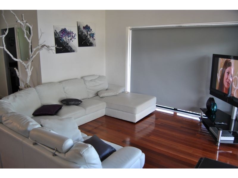 11 Beach Road, Canton Beach NSW 2263