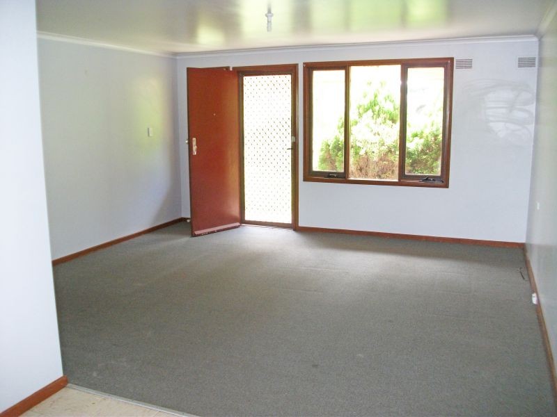 3 Isaacs Close, Watanobbi NSW 2259