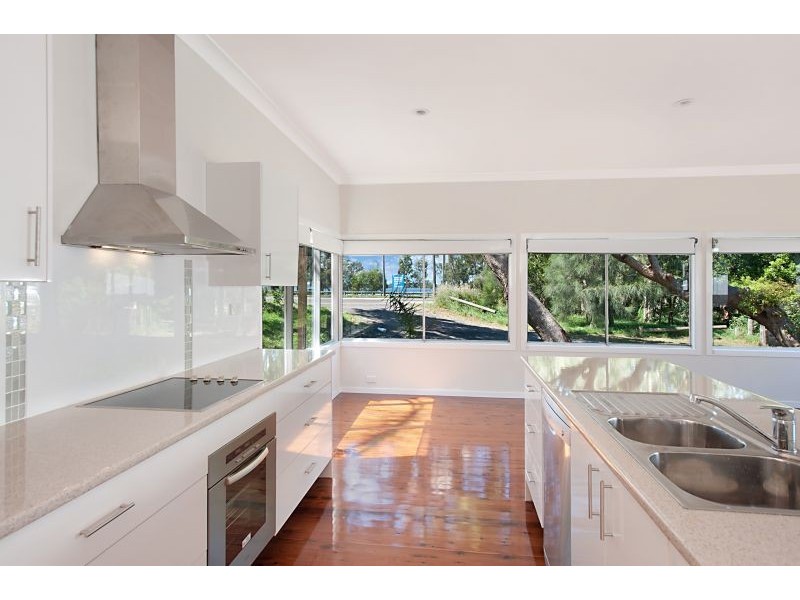 2 Wallarah Road, Gorokan NSW 2263