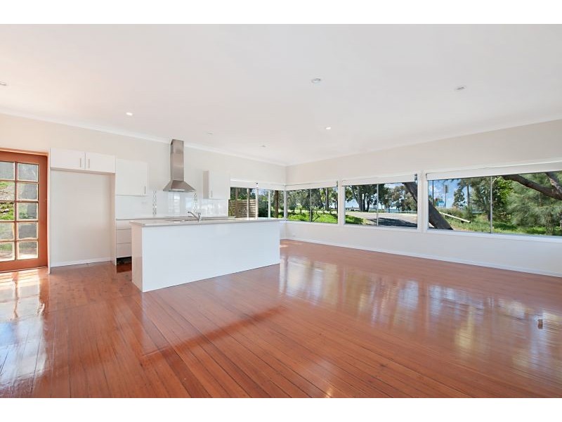 2 Wallarah Road, Gorokan NSW 2263