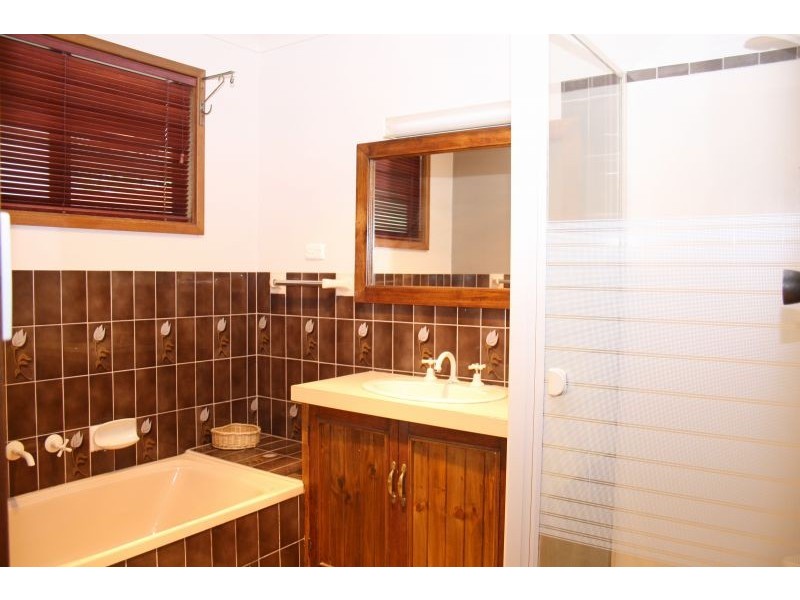 16 Kennedy Street, Gorokan NSW 2263