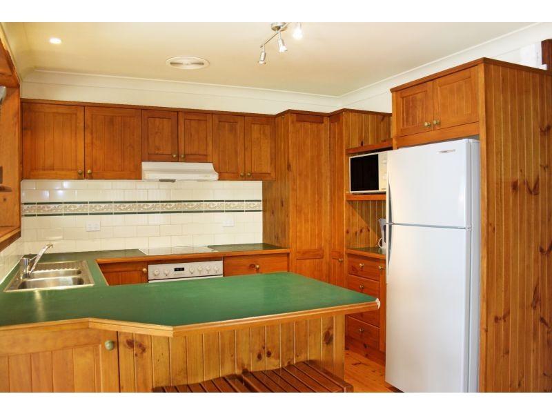 16 Kennedy Street, Gorokan NSW 2263