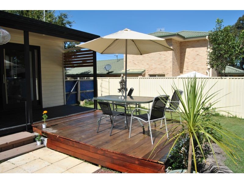 6 Nichols Avenue, Gorokan NSW 2263