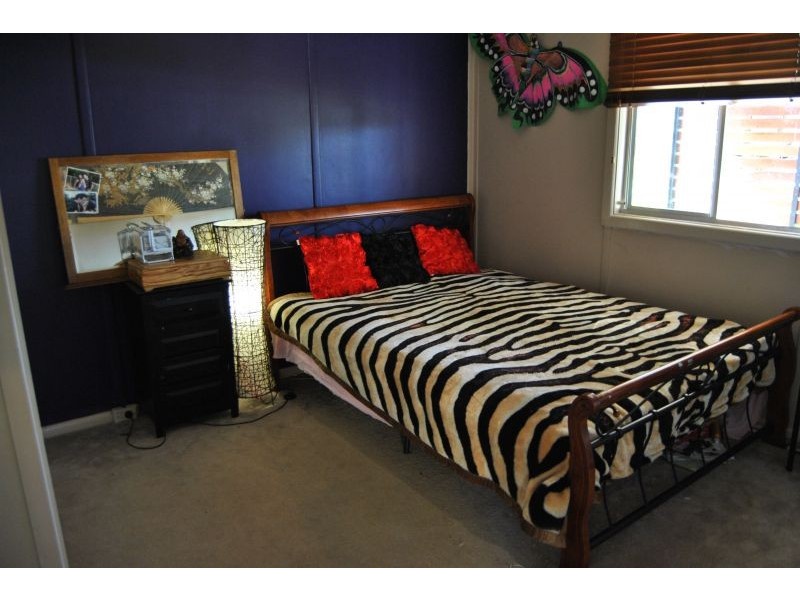 6 Nichols Avenue, Gorokan NSW 2263