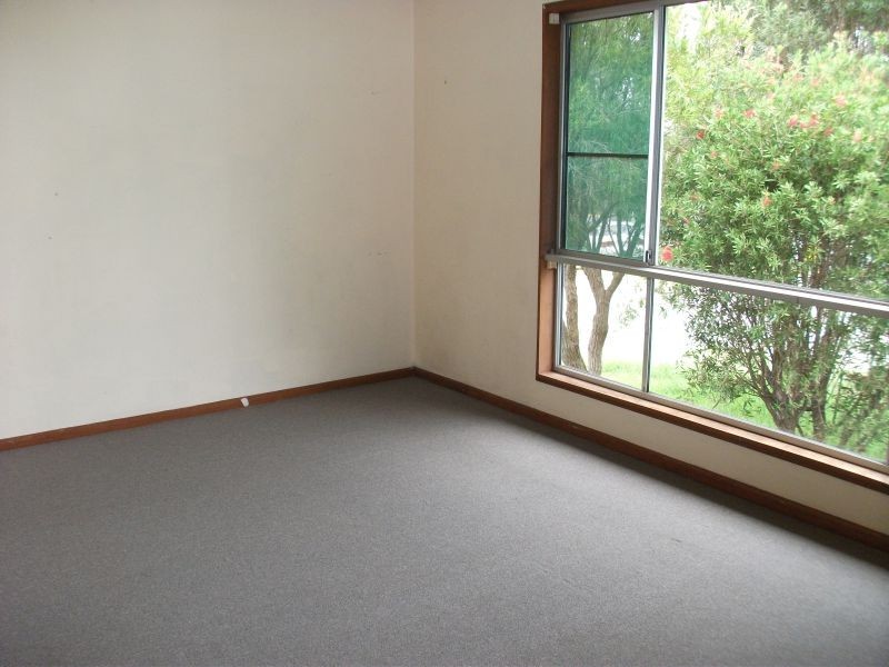 4 Kynan Close, Lake Haven NSW 2263