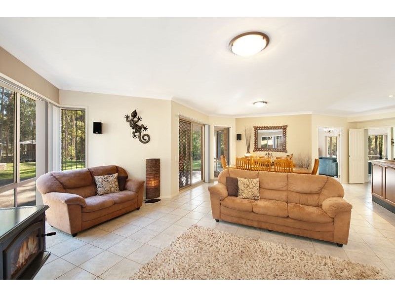 5 Parkridge Drive, Jilliby NSW 2259